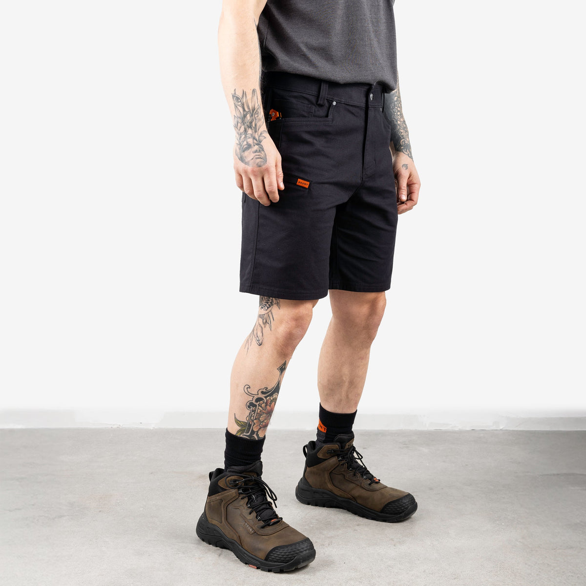 The Torra 9" Short